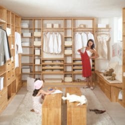 Begehbarer Kleiderschrank